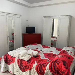 A' Casa E Mamma Apartment