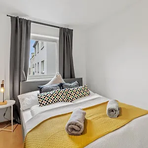 Perfect Location, 2 Min To Main Station , Vienna Austria